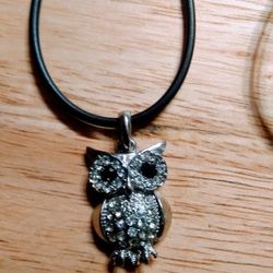 Beautiful ❤️  Owl 🦉 Choker.🆕