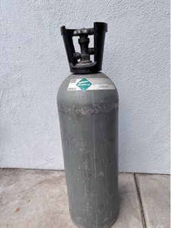 Carbon dioxide tank
