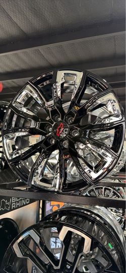 Black 22s chorme inserts new 6x139