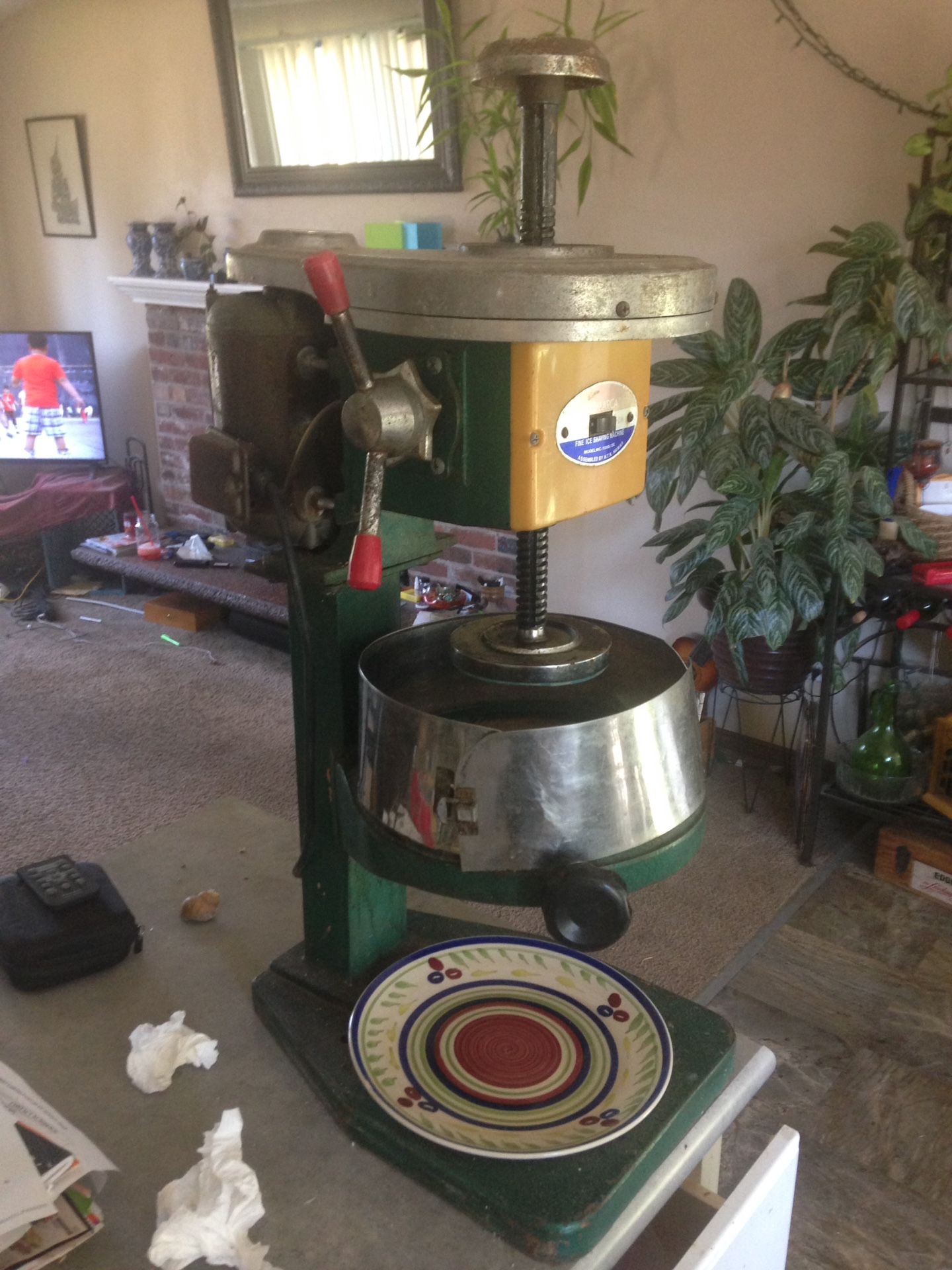 Shaved ice machine. Fujimarca mc-709 se