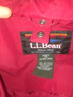 L.L. Bean Women's Nylon Jacket XL Red good to wear in summer spring or fall