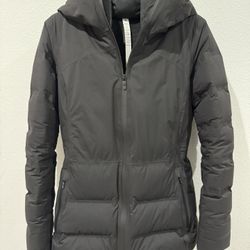 Lululemon Sleet Street Down Jacket Size 6