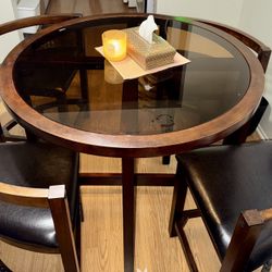 4 Person Dining Room Table 42” Inc chairs