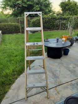 6 Ft Fiberglass Step Ladder