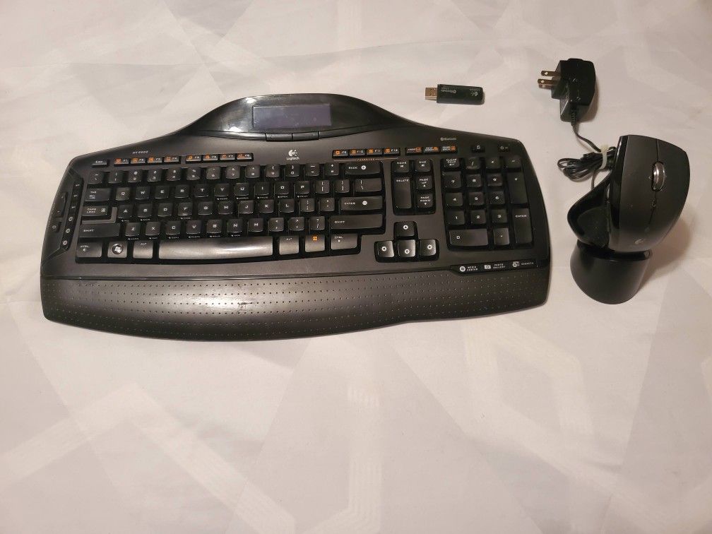 Logitech MX 5500 Revolution Bluetooth Keyboard and Mouse
