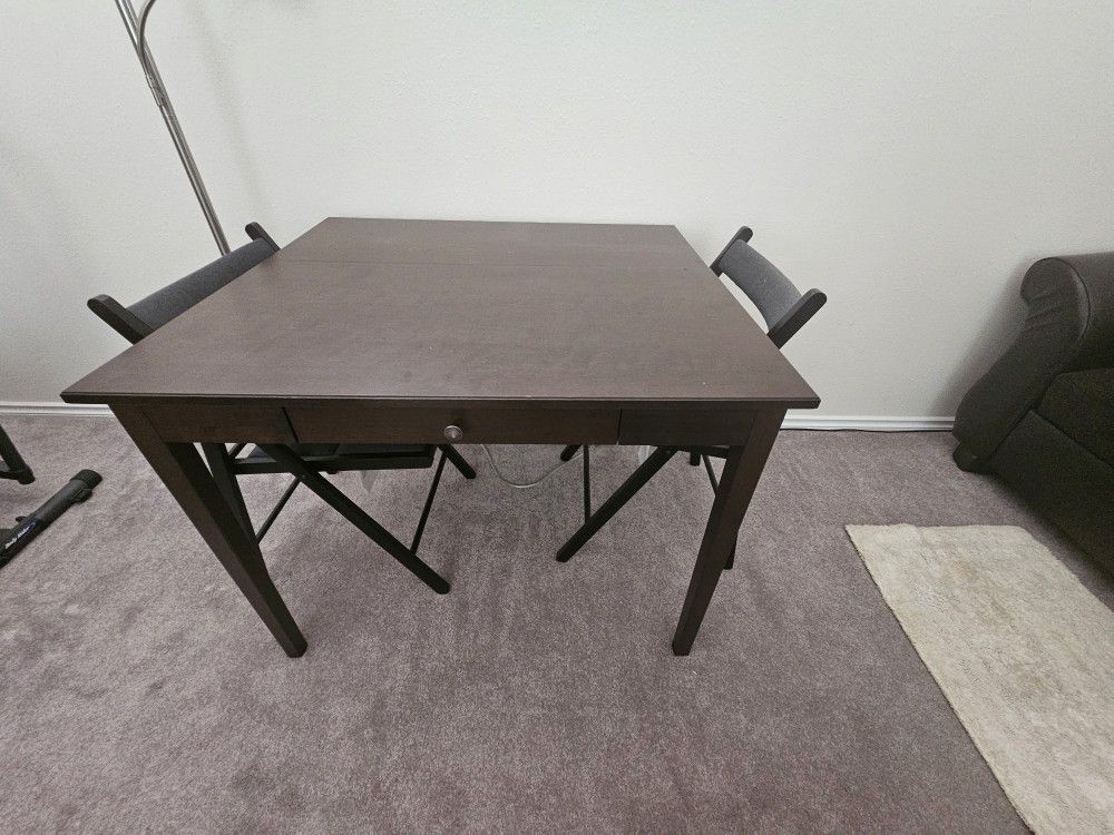 Table With 2 Chairs