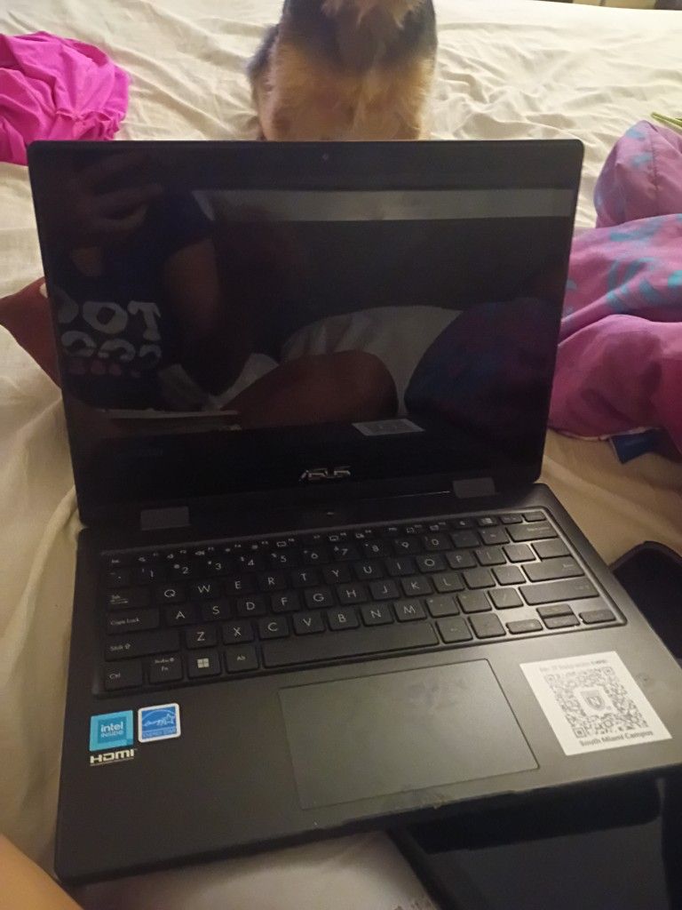 
Asus BR1204F BR1204FGA-YS24T-S 12.2" Touchscreen Rugged Convertible 2 in 1 Notebook -
