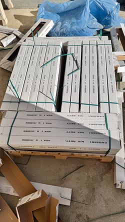 Porcelain tile 140 sf