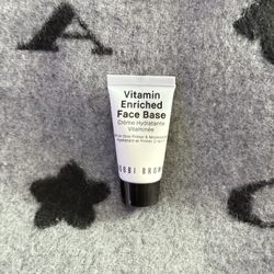 Bobbi brown vitamin enriched face base sample 7ml