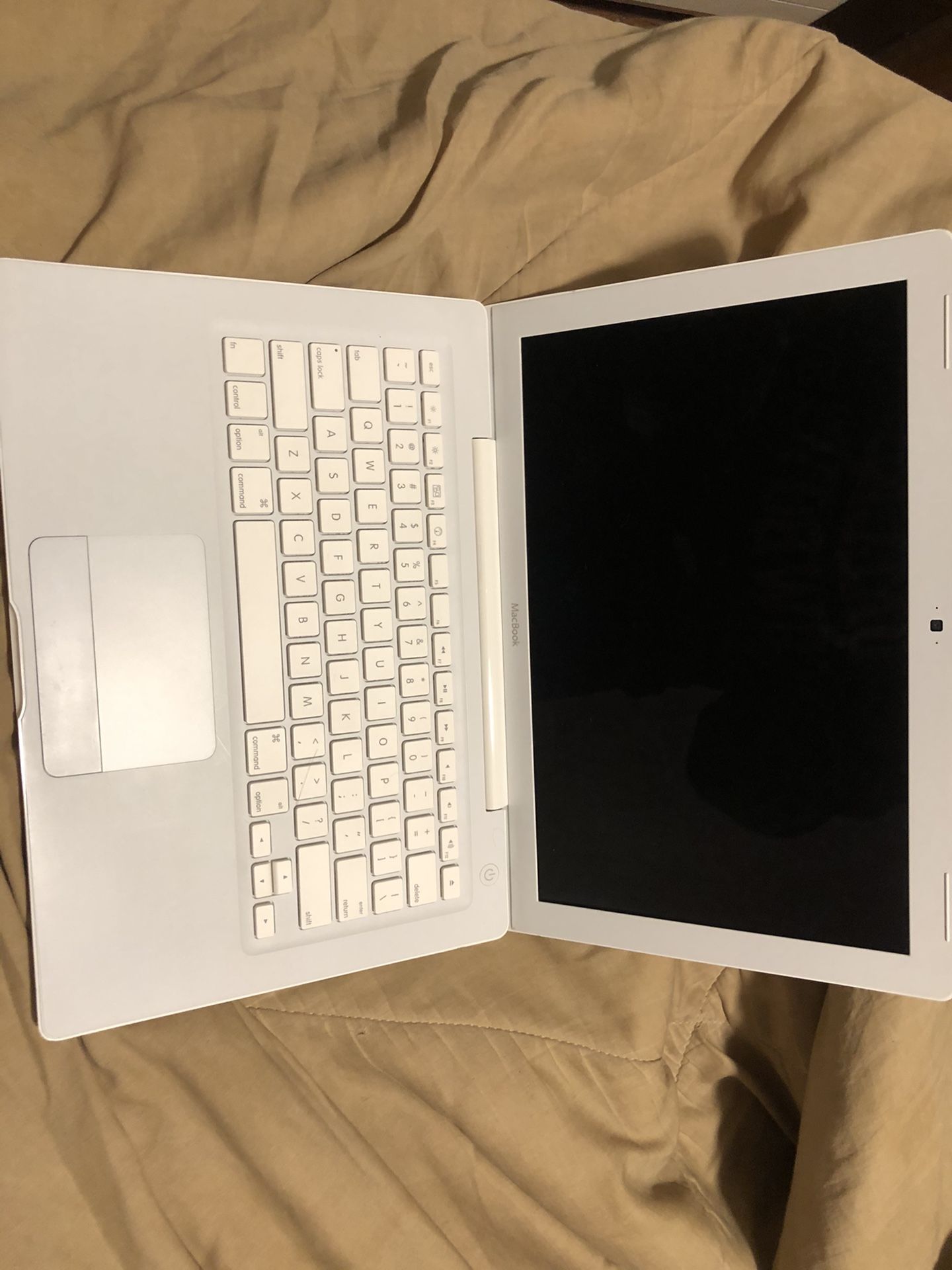 2009 Apple MacBook