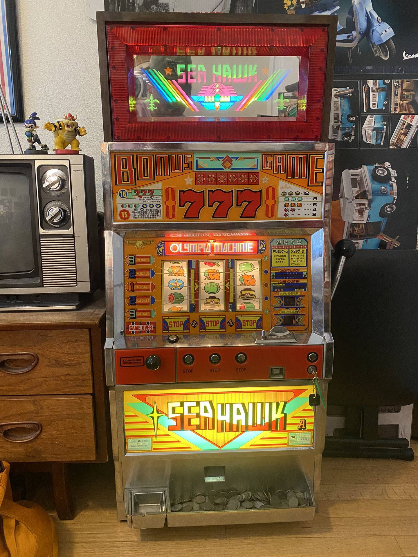 Vintage Slot Machine for Sale in Tacoma, WA - OfferUp