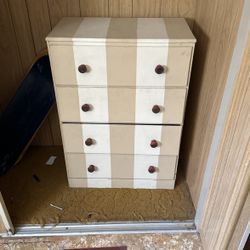 Free Dresser