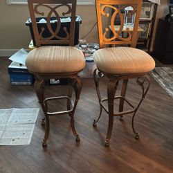 2 Bar Stools