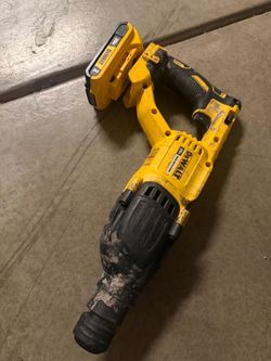 Dewalt tool and battery