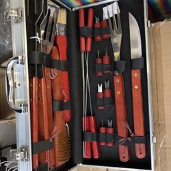 Bbq set brand new