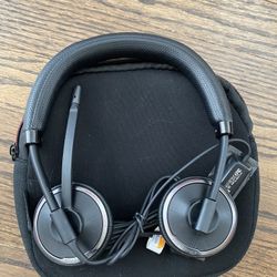 Plantronics C520-M USB headphones. Never been used. Case included. 