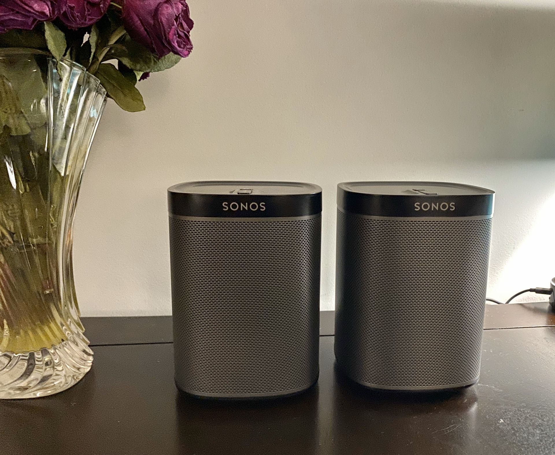 Sonos Play 1 play one speakers pair (Gently Used) for sale⚡️