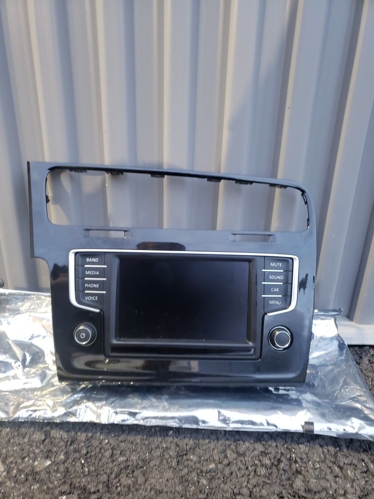 VW Golf R Radio 8in Mk7