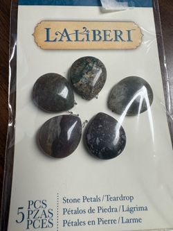 Laliberi 5pc Teardrop Beads