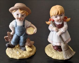 VINTAGE BAVARIAN GERMAN PORCELAIN BOY & GIRL FIGURINE PAIR