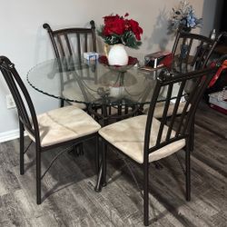 Used Dinning Table And Chairs 