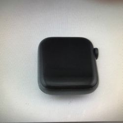 Apple Watch Series 4 (40mm) GPS Black, Very Good condition but needs new battery