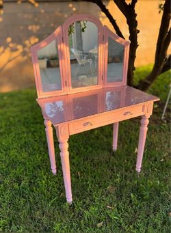 Pink Vintage Vanity w/ Tri-Fold Mirror