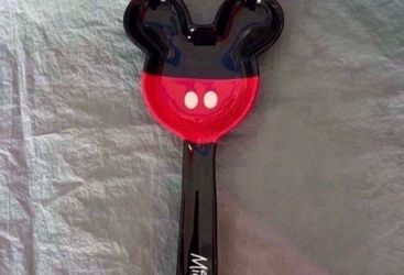 NEW DISNEY MICKEY MOUSE RESTING SPOON