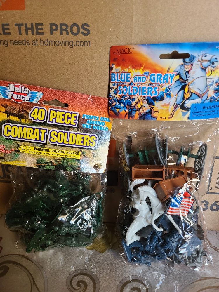 Combat soldiers toys