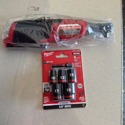 Milwaukee Ratchet 3/8 With Socket Set