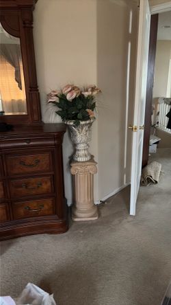 Decorative plant with base