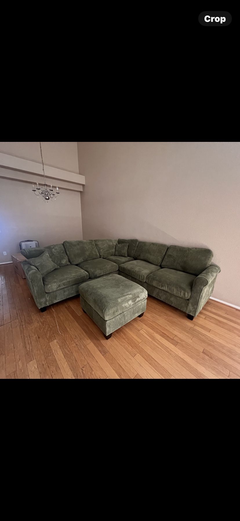 SECTIONAL SOFA SAGE 99x99 includes ottoman and accent pillows