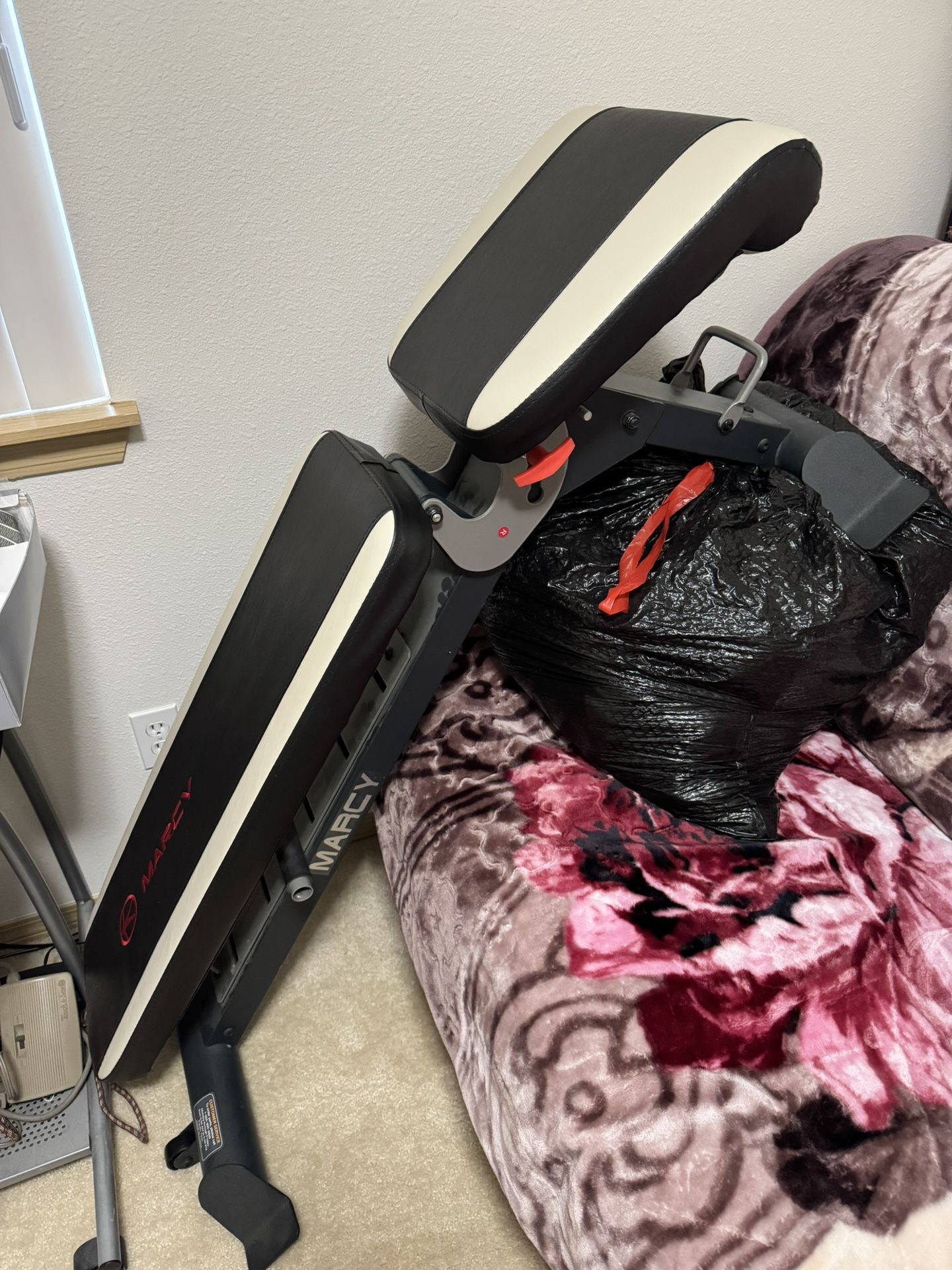 Marcy Adjustable Utility Bench π¨Need gone immediately !!