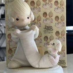 Precious Moments “Christmas Joy from Head to Toe” figurine