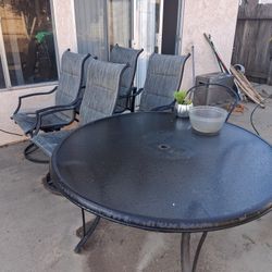 PATIO TABLE FOUR CHAIRS