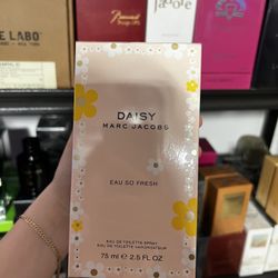 Brand new men and female perfumes and Cologne for sale bulk and singles available sample available to smell✅ full size 