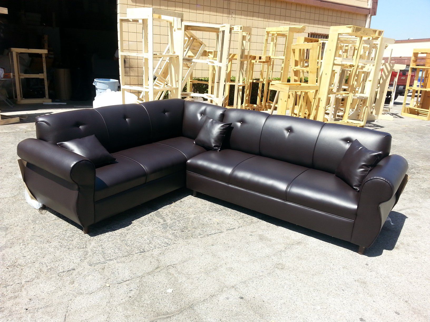 NEW 7X9FT BROWN LEATHER SECTIONAL COUCHES
