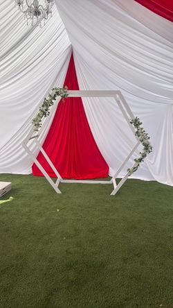Wedding items make an offer