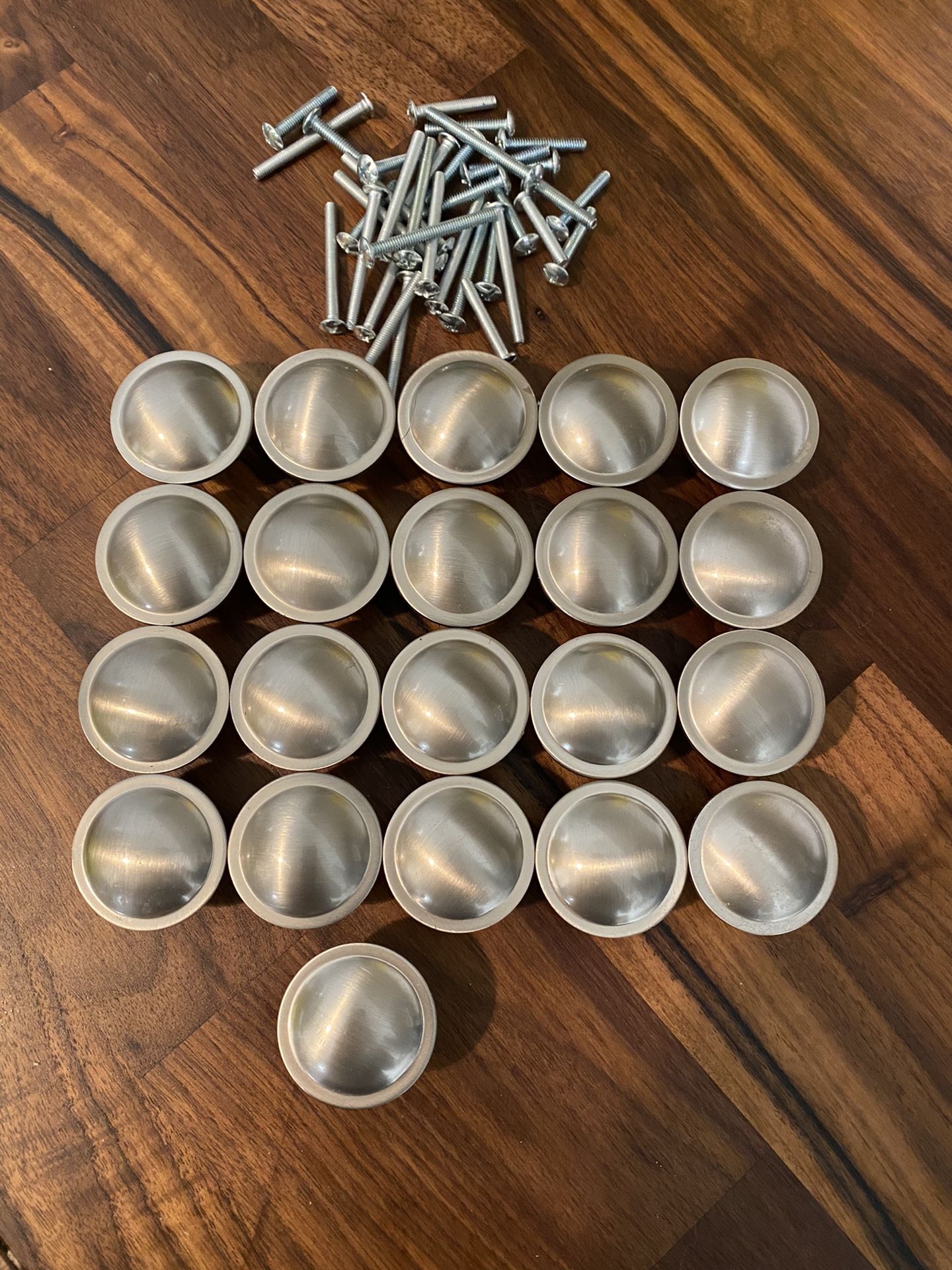 21 brushed nickel cabinet knobs