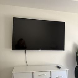 50” Roku TV w/ Roku Remote 