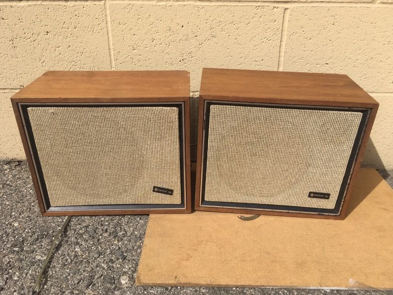 Vintage early 70's Criterion 25A home stereo bookshelf speakers.