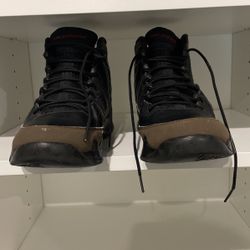 Olive 🫒 9s Size 7.5 
