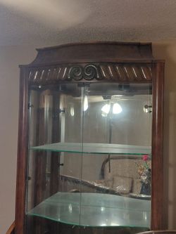 Beautiful glasses display cabinet, serious buyers only :)