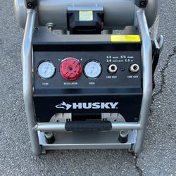 Husky Air QUIET COMPRESSOR  4.5 Gal 
