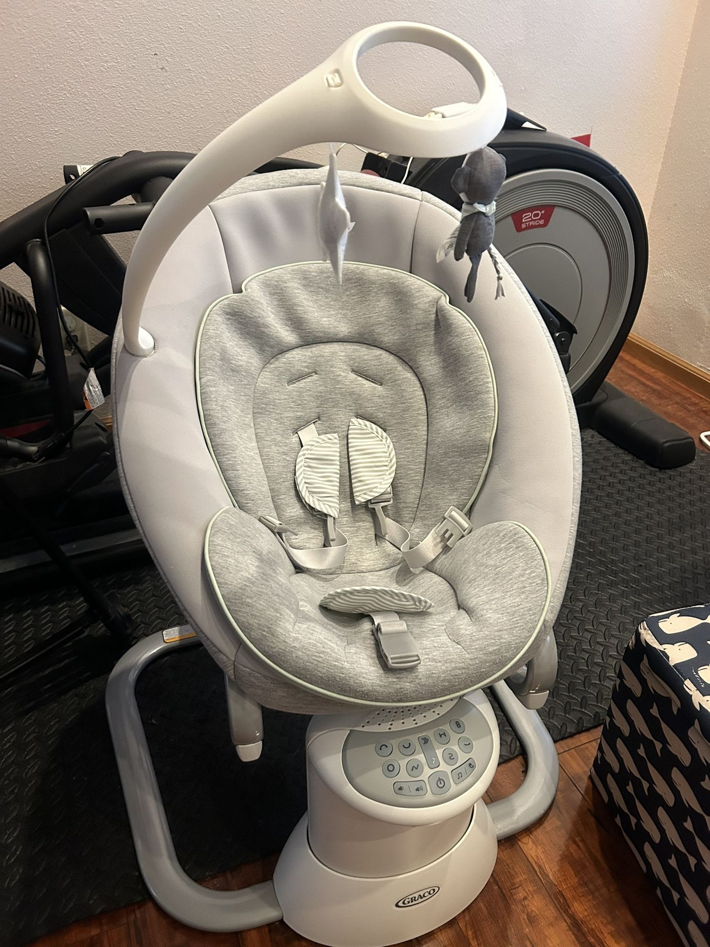 Graco Soothe My Way with Removable Rocker, Versatile Baby Swing 