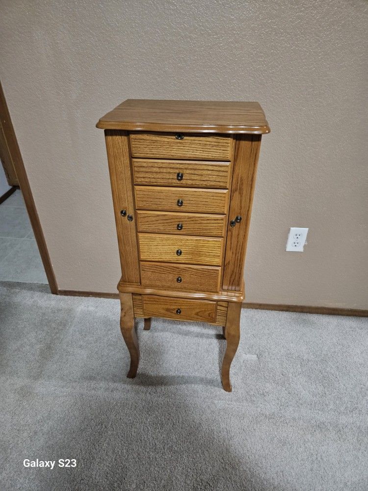 Stand Alone Jewelry Box