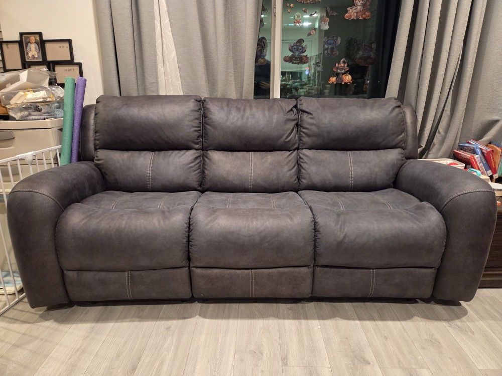 3-Seat Reclining Sofa (Left & Right Recline) – Excellent Condition