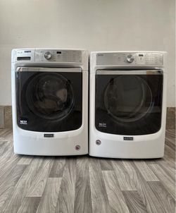 Maytag washer and gas dryer laundry set