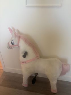 Toy horse