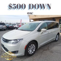 Chrysler Pacifica Touring-L Minivan 2017